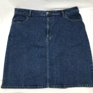 Women’s Lee Riders denim skirt w/ pockets size 18M